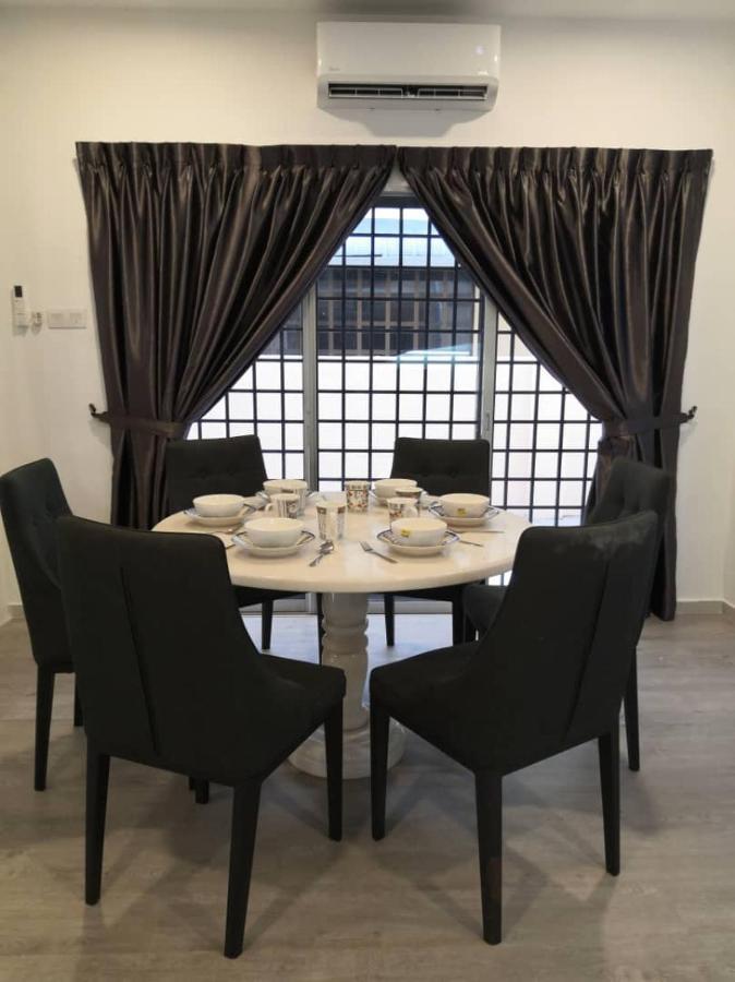 Ipoh Family Villa-Spacious Stay For 21 Or 42Pax エクステリア 写真