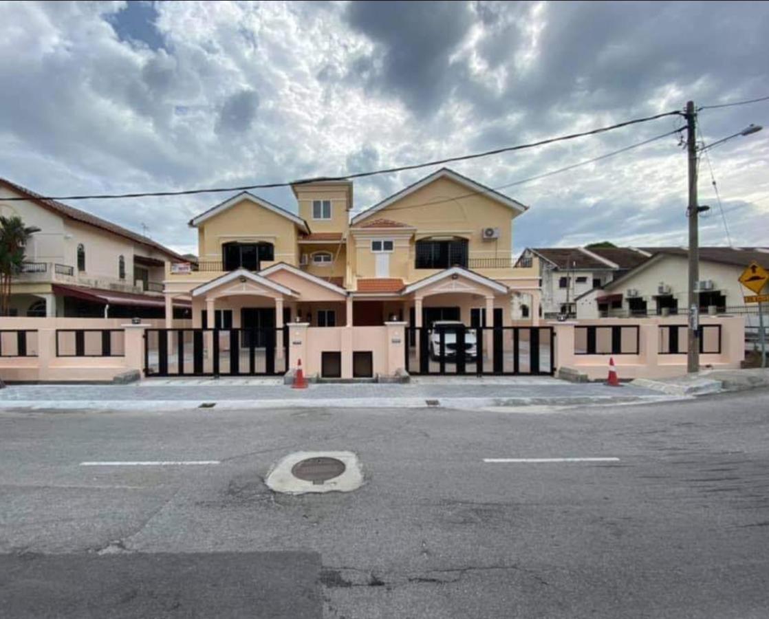 Ipoh Family Villa-Spacious Stay For 21 Or 42Pax エクステリア 写真